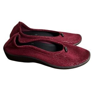 Arcopedico L19 Burgundy Flat, New in Box
